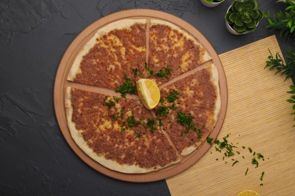 Pizza Kefta